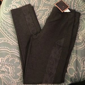 Charcoal gray new w tag leggings (M) with lace!